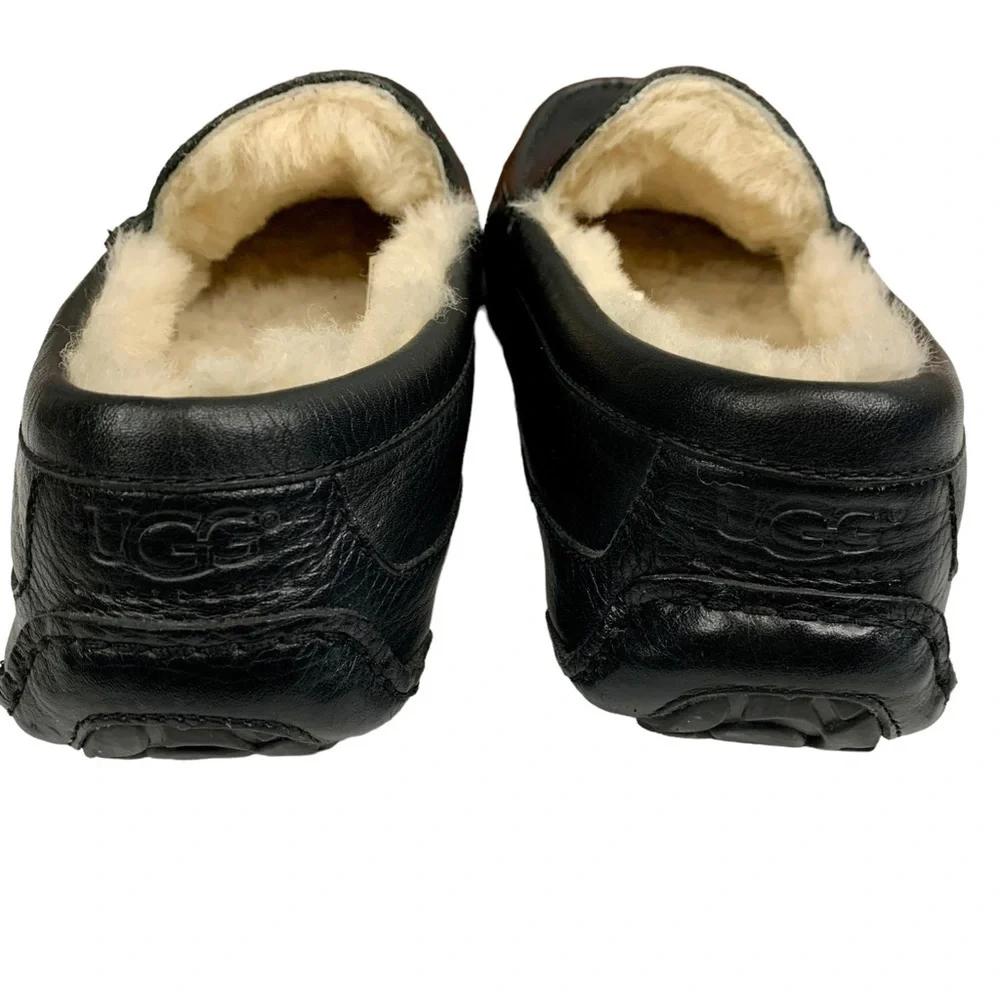 UGG‎ Ascot Leather Slipper